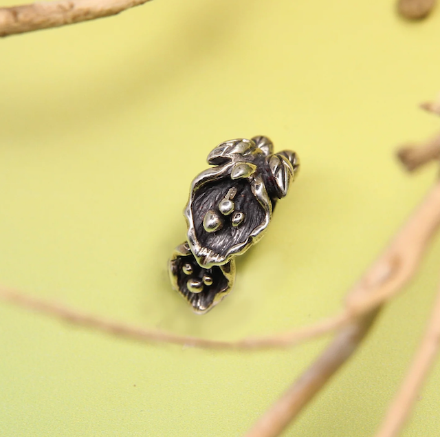 Moress - Moonshadow Lily Bead