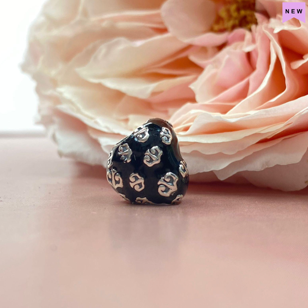 Truebeadz True Love Black enamel