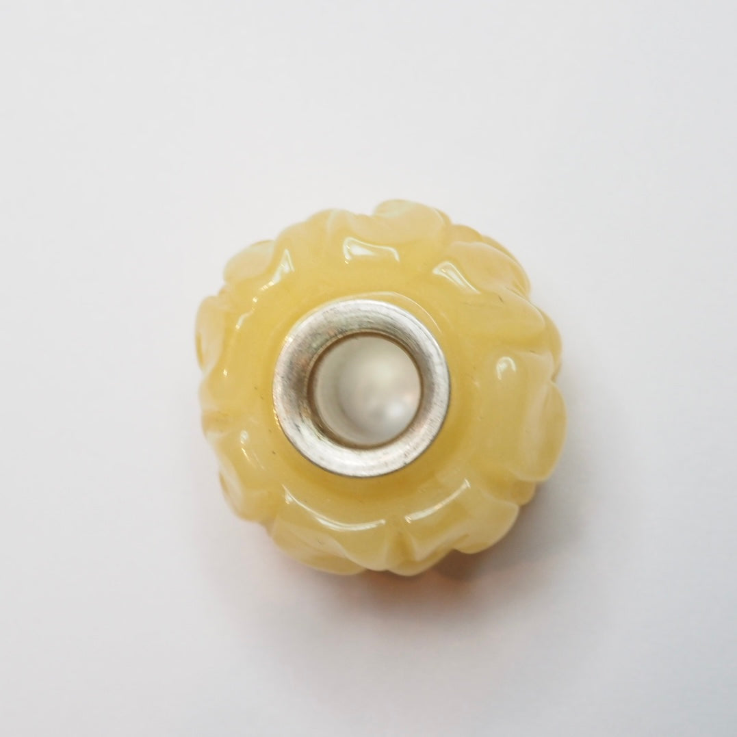 Amber Flower carving amber