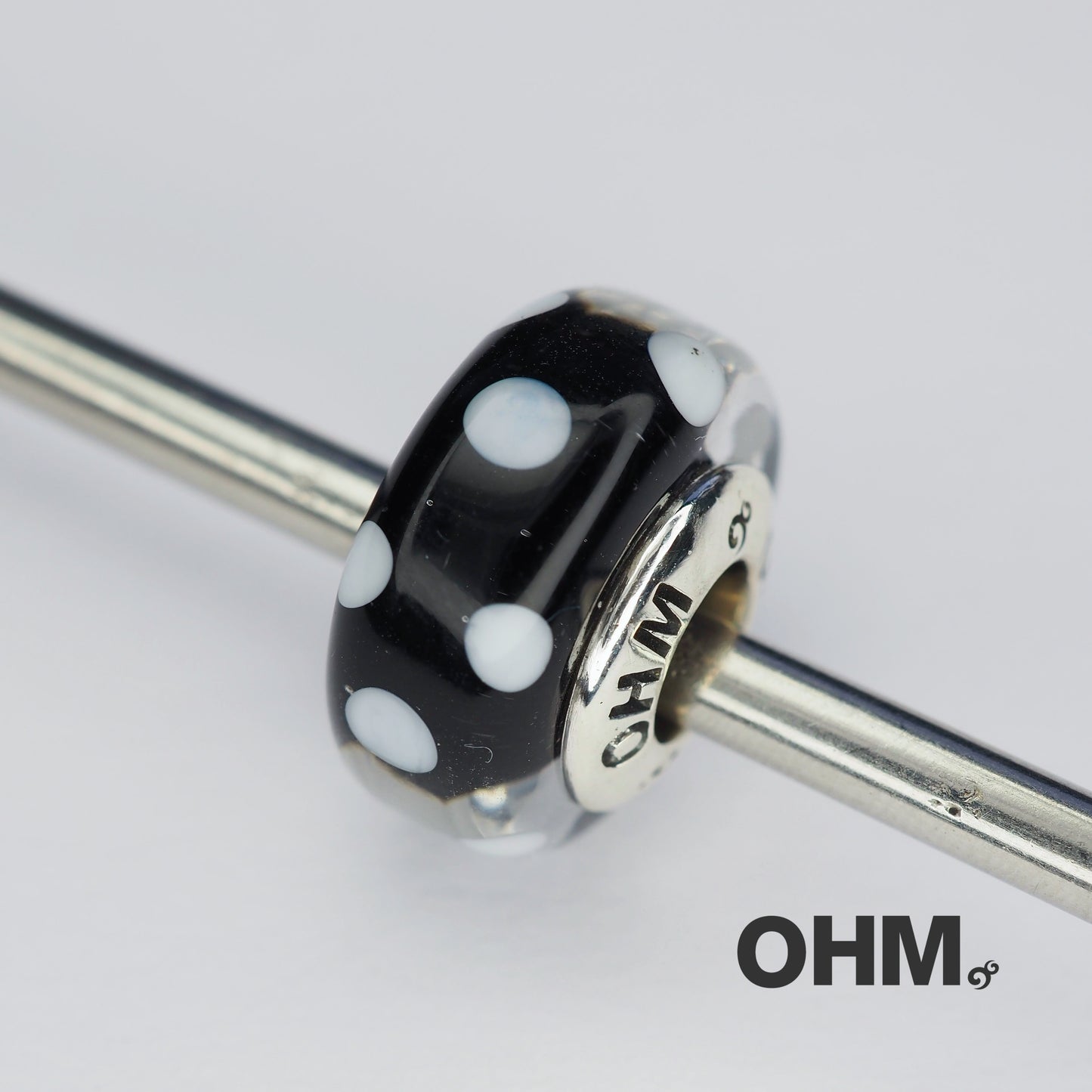 OHMnique - Black dots - Last piece