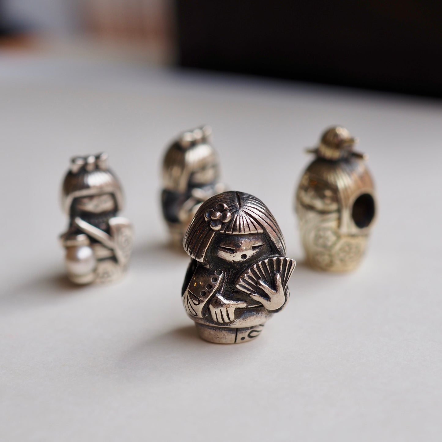 Spiritbeads Unique - Kokeshi big hand - last piece