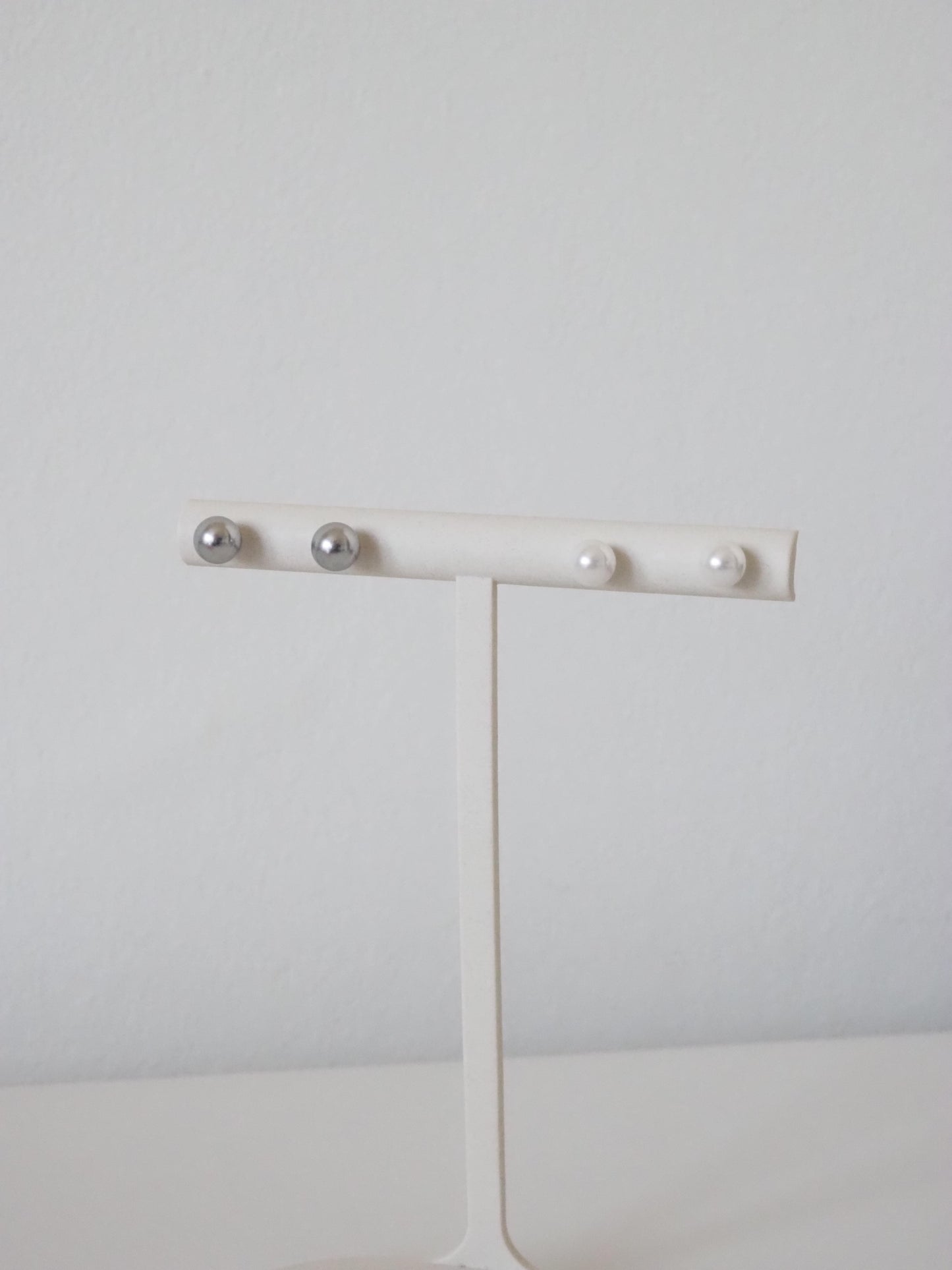 KOKO - Edison‘s Pearl Night Grey earing 4mm