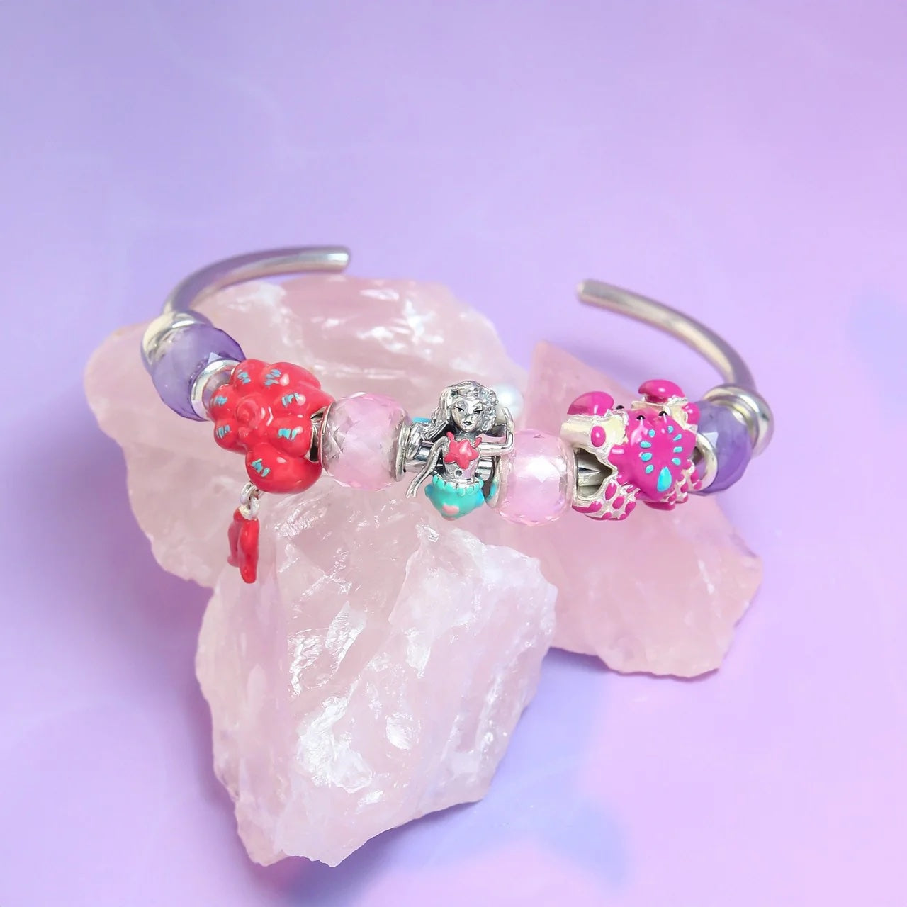 Moress -CORAL CRAB BEAD