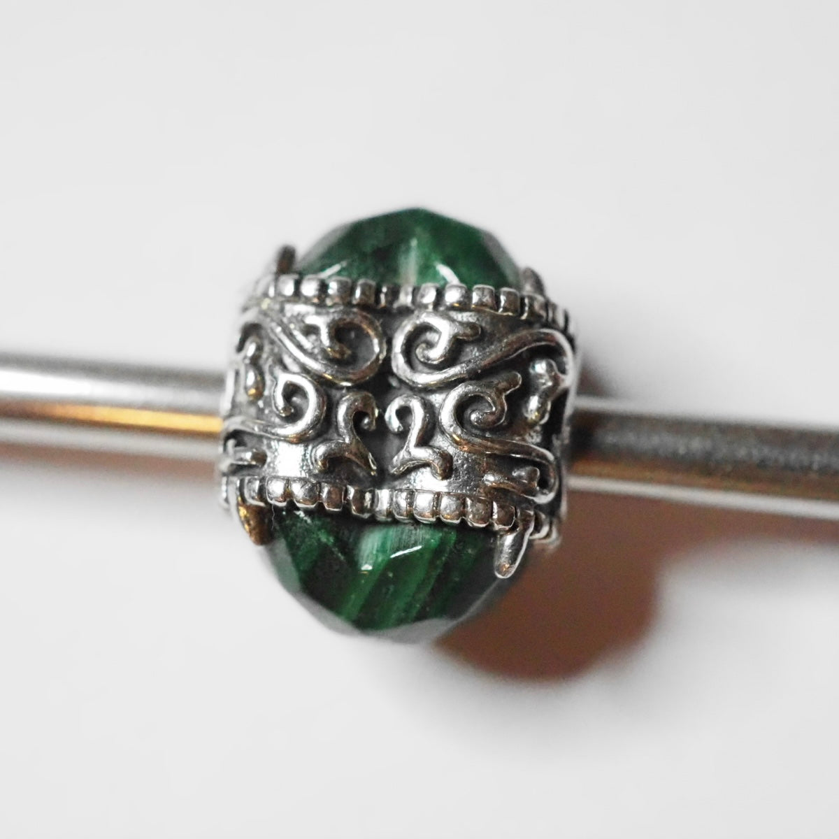 Moress - Malachite Heart Gem Bead