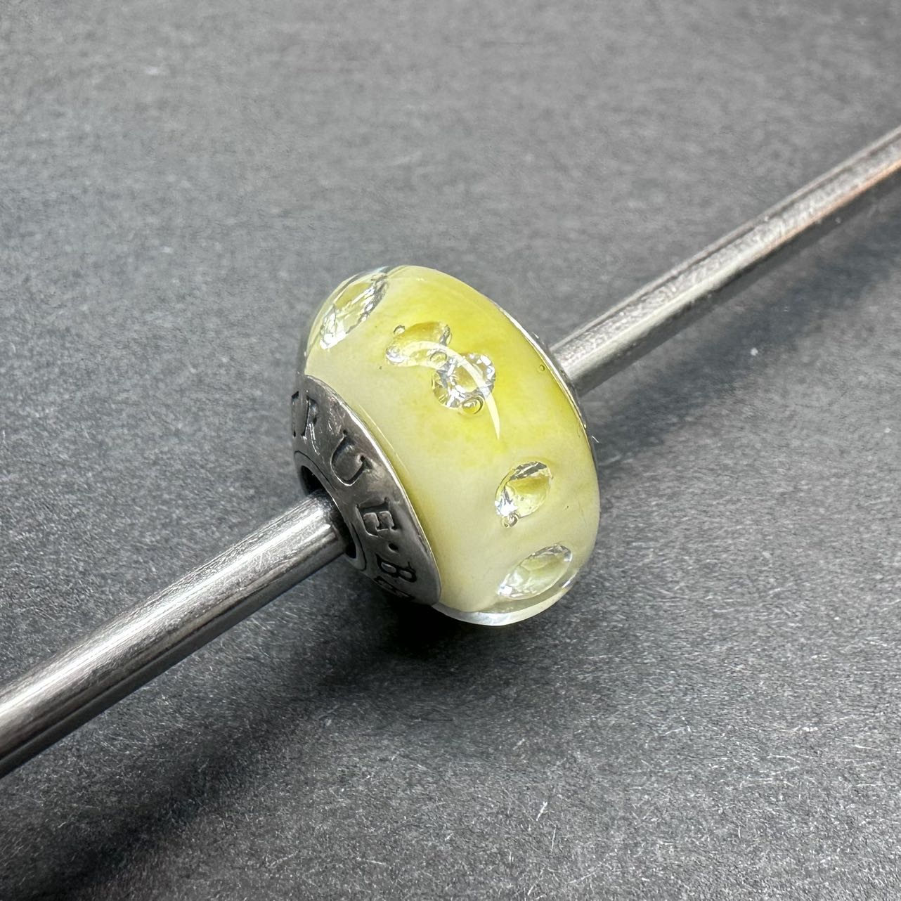 Truebeadz Yellow Diamonds glass