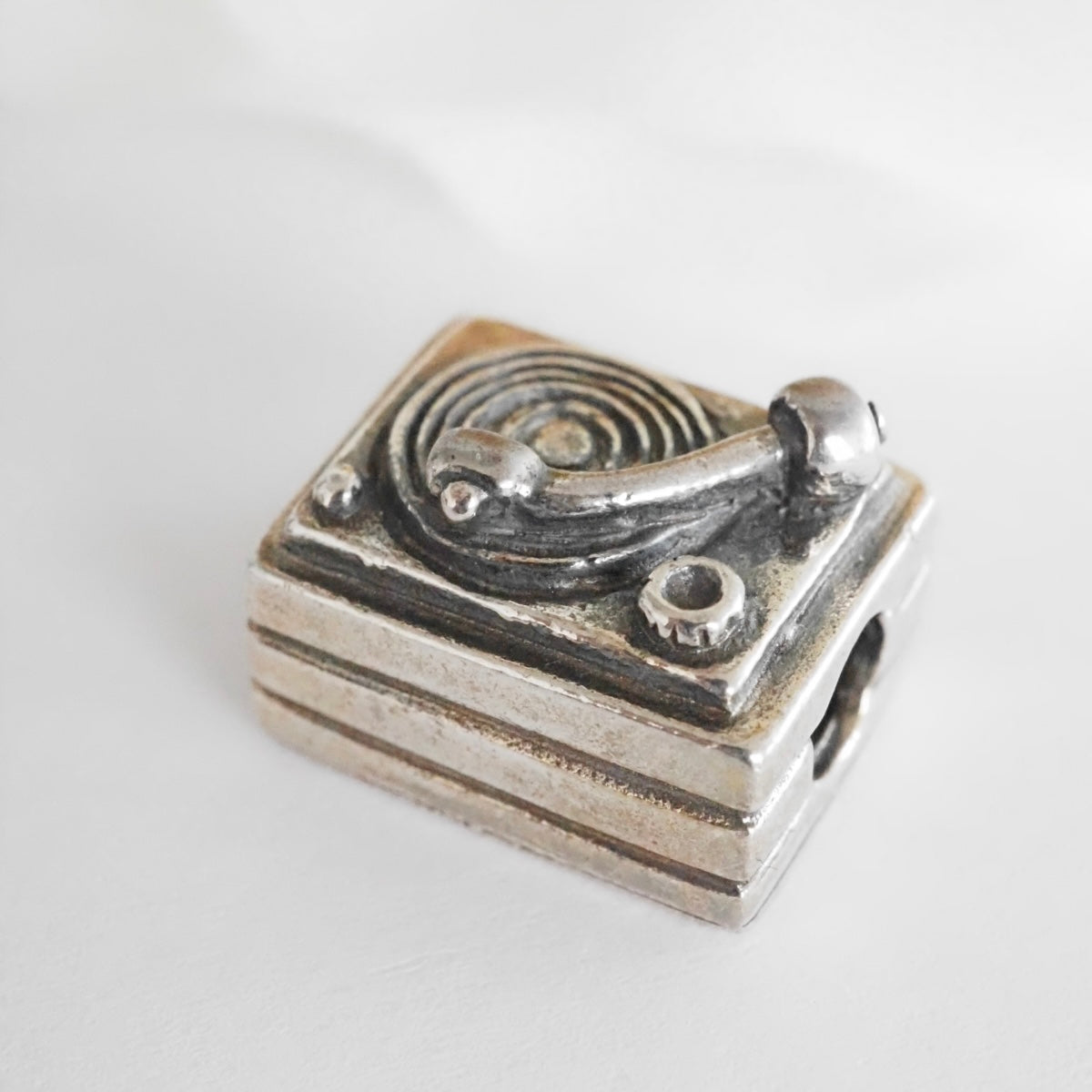 Melina 60’s turntable