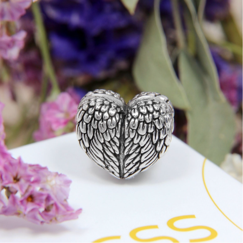 Moress  -WINGS HEART BEAD