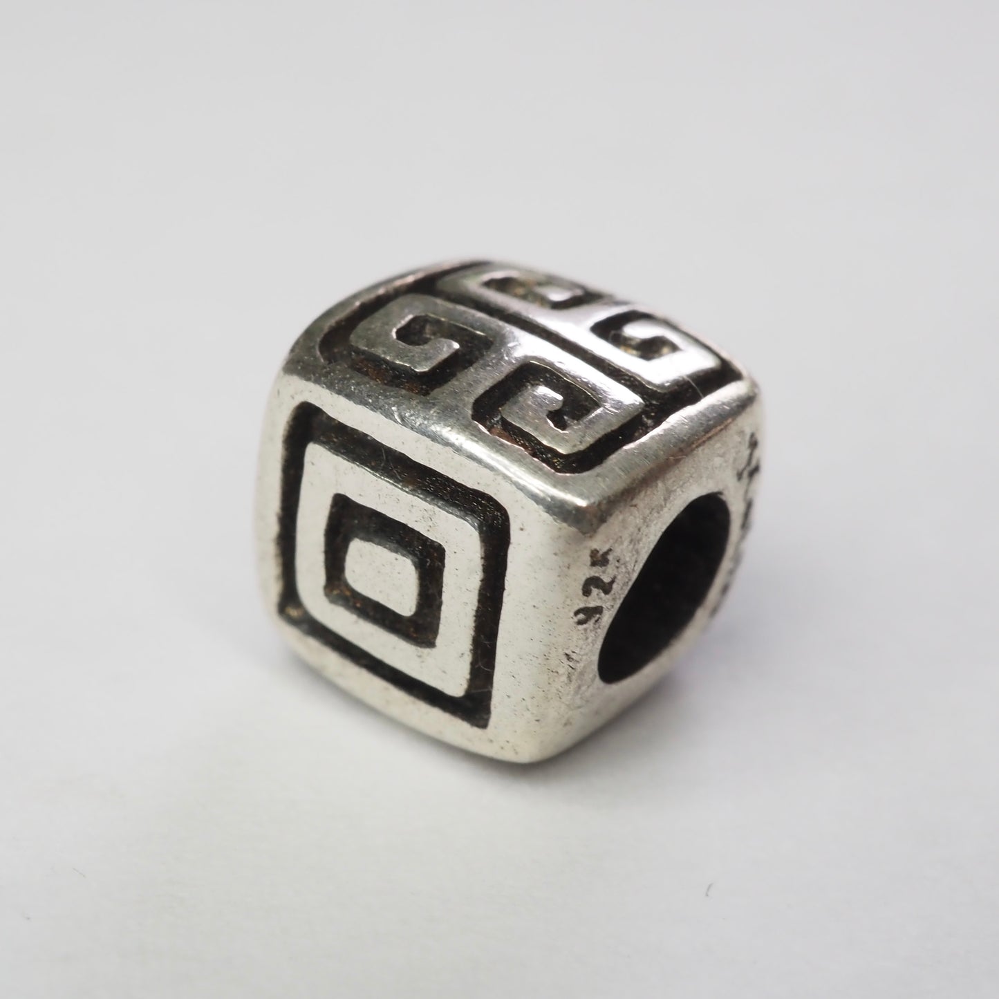 Melina - Ancient greek pattern