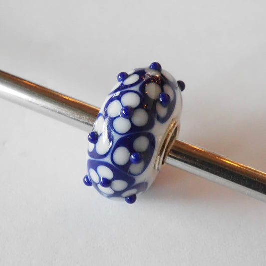 Ogerbeads - Delft Blue Flower Dots Light