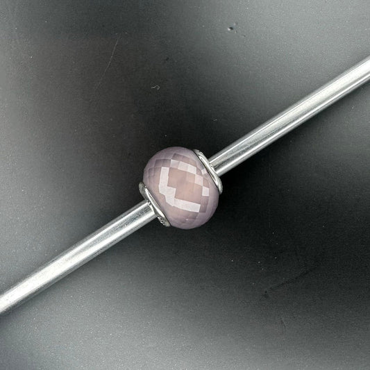 PRAAN Grey Chalcedony