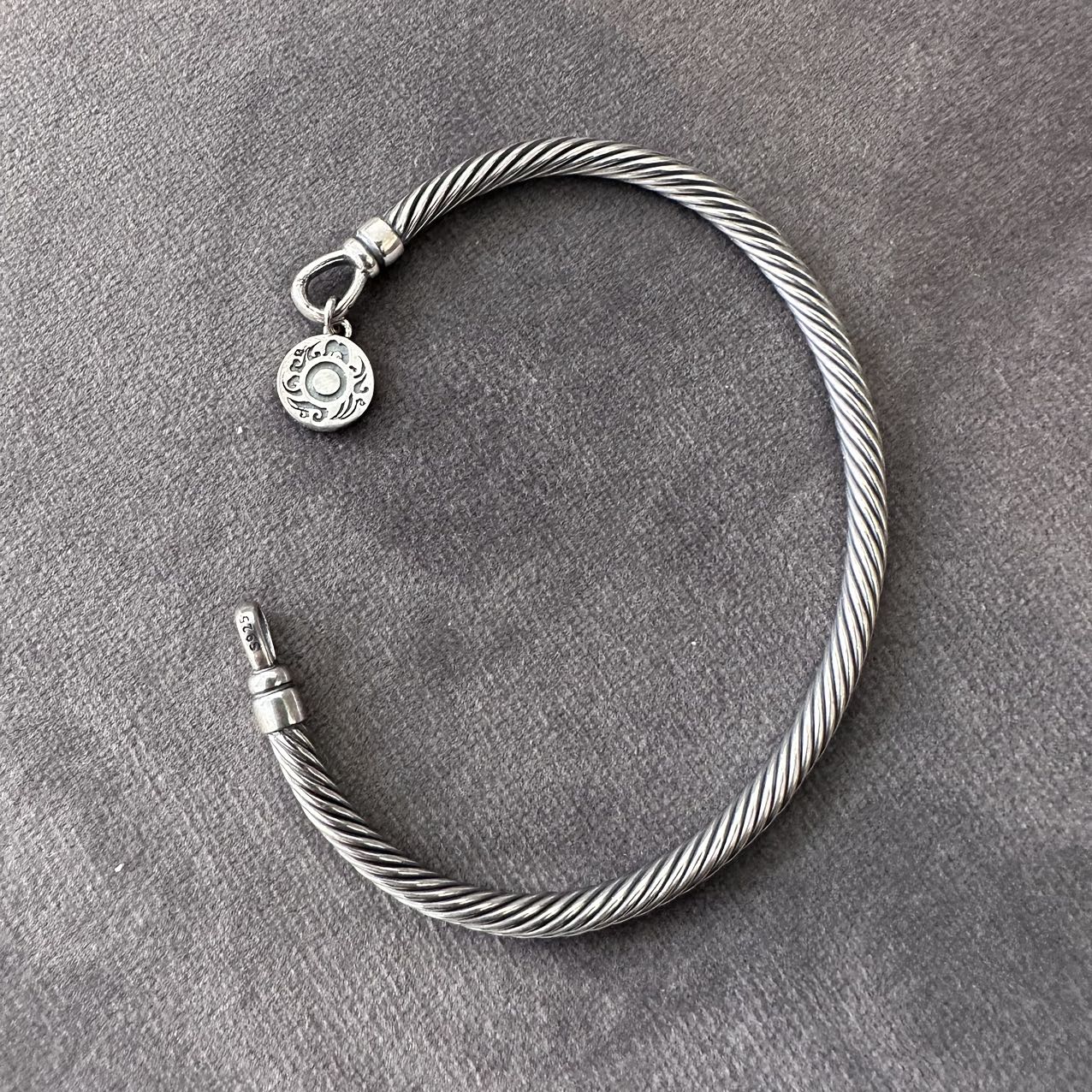 TPOA Twisted Alternate Bangle